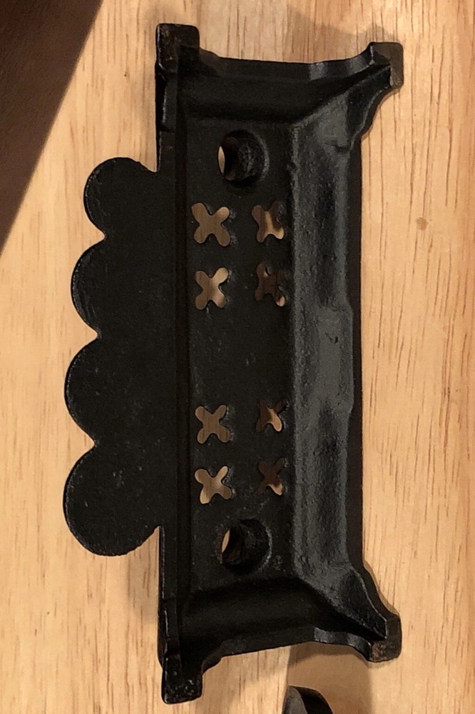 Vintage Miniature Cast Iron Scale With 4 Weights 5”