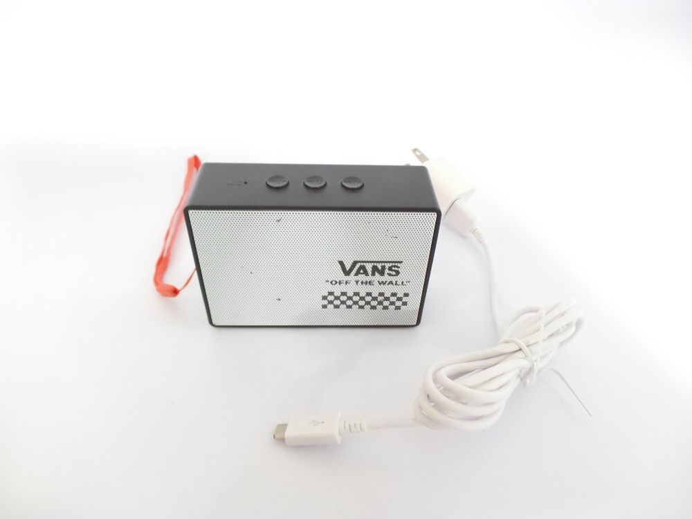 VANS “OFF THE WALL” Bluetooth Wireless Speaker w Charger