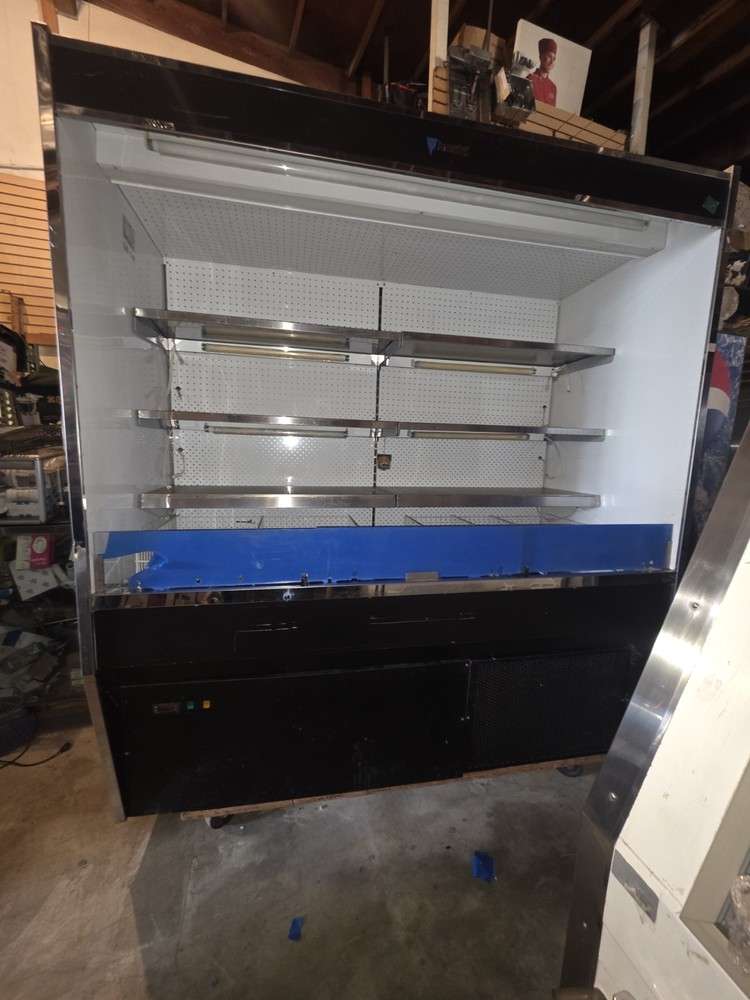 VERTICAL OPEN AIR COOLER DISPLAY CASE