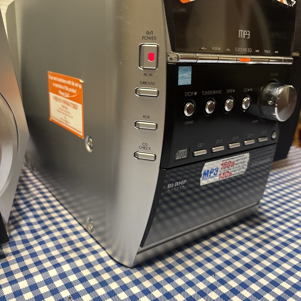 PANASONIC CD STEREO SYSTEM SA-PM31 - 5 CD CHANGER - CASSETTE - MP3, See Pics!!