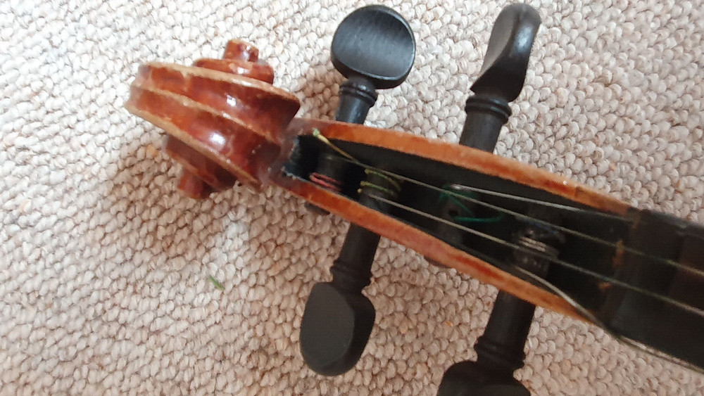 nicely flamed old 3/4 Violin violon