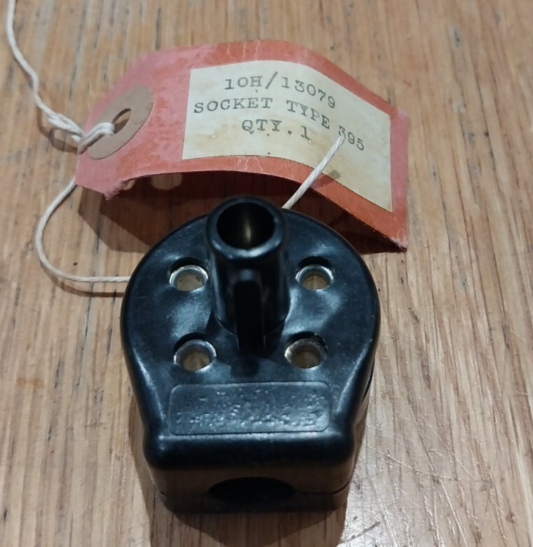 AM RAF Aircraft Type 395 Socket 10H/13079 - NOS
