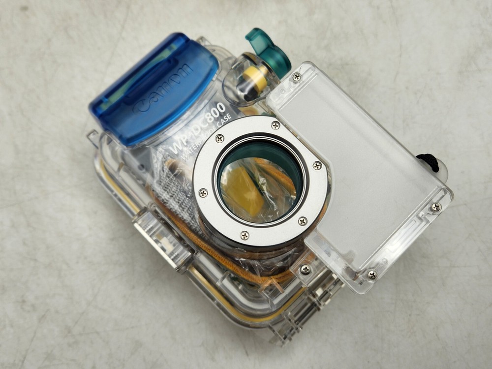 Genuine Canon Waterproof Case WP-DC700 & Neck Strap for Powershot A60 & A70