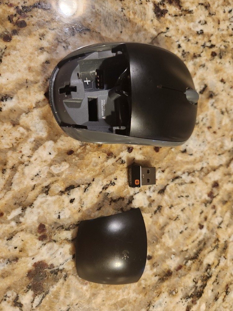 🔥 Vintage Logitech M215 Black Wireless Optical Mouse with Receiver and Cover.