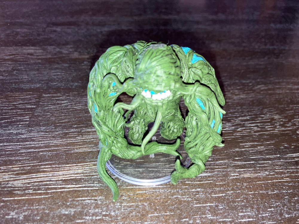 Shambling Mound D&D miniature Baldur's Gate mini Dungeons Dragons Pathfinder