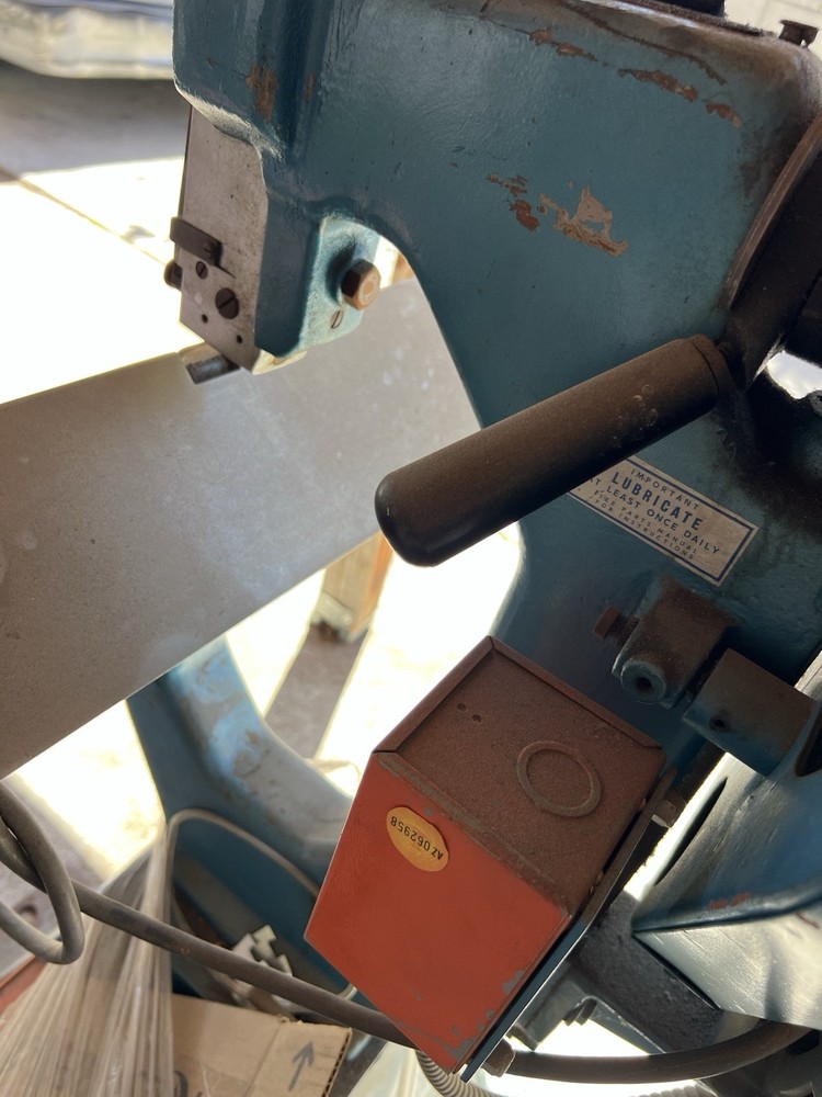 Interlake Model A Sticher With Extra Wire
