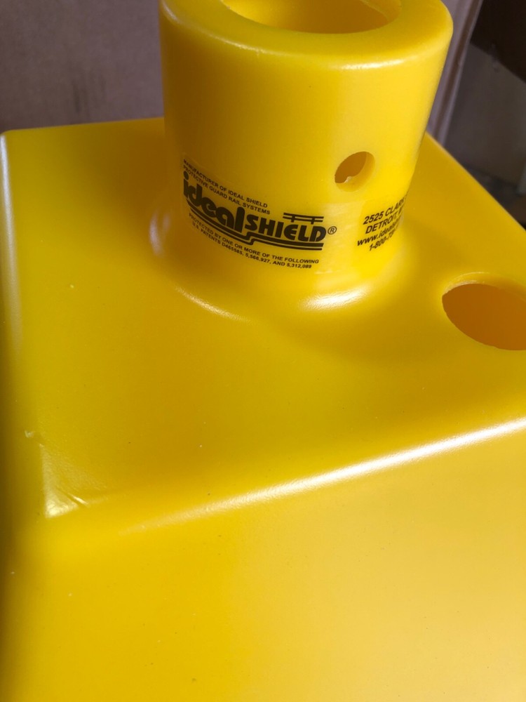 IDEAL SHIELD Pyramid Plastic Sign Base Yellow 22"x22"x22"