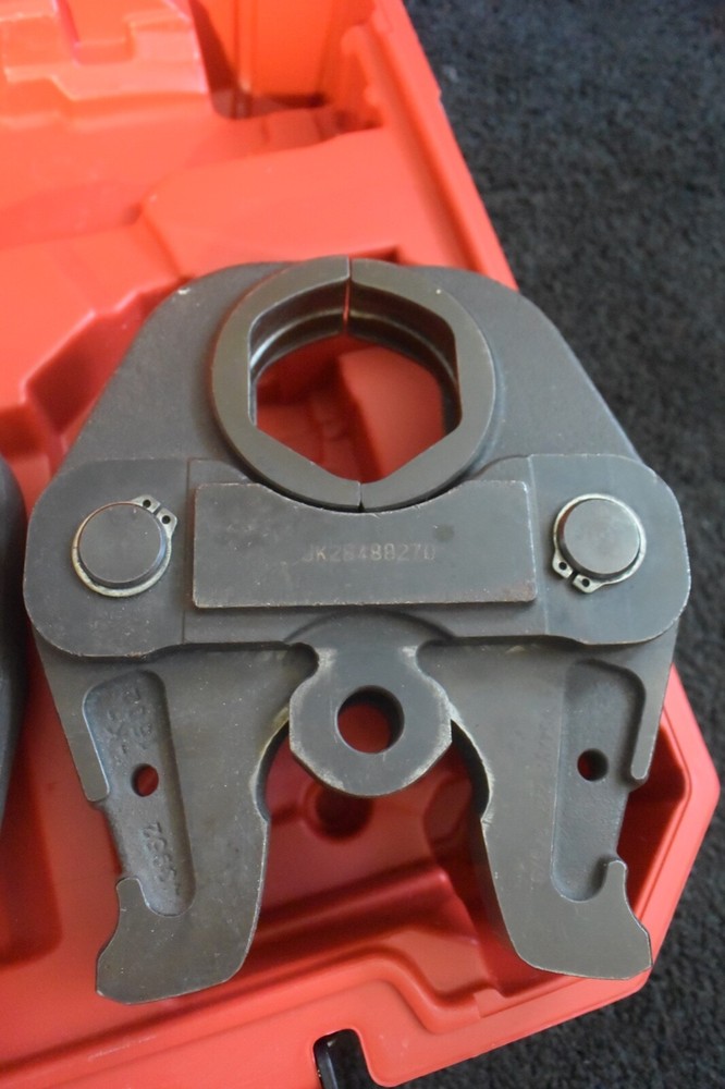 Milwaukee 6 Press Copper Pipe Press Tool Jaws & 2922 Carrying Case NO CRIMPER