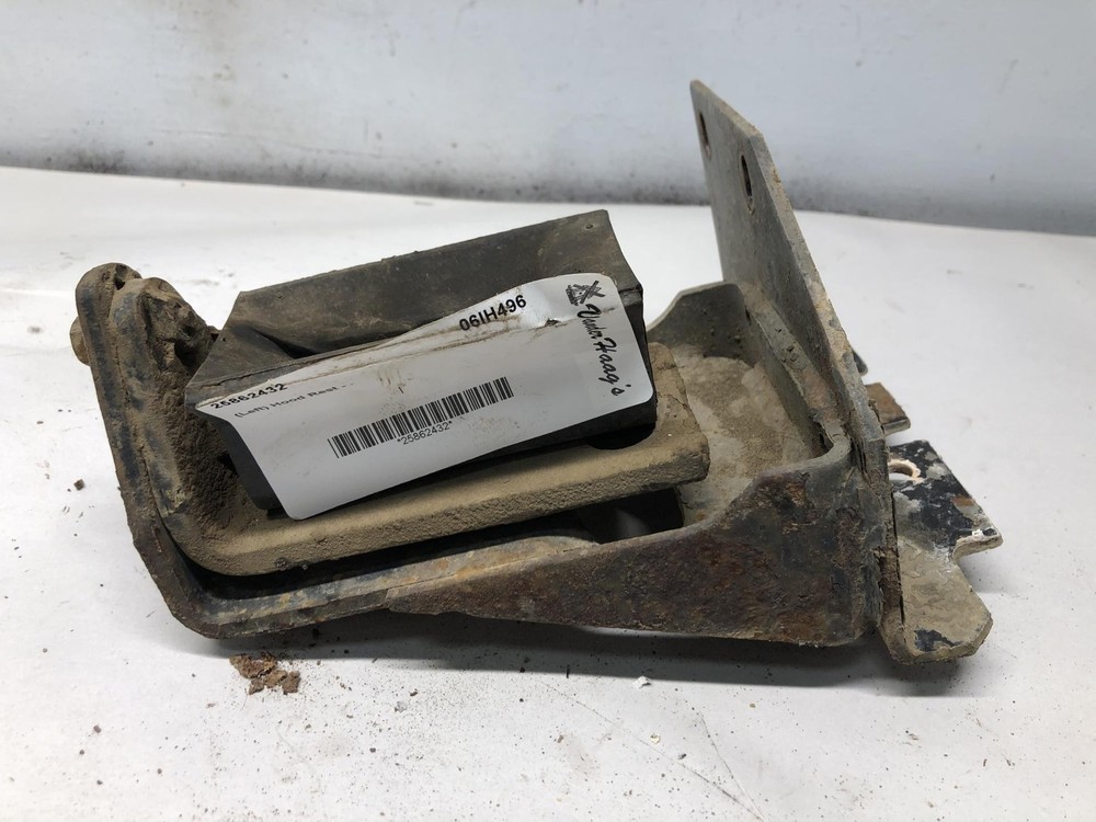 International 9400 Left/Driver Hood Rest - Used