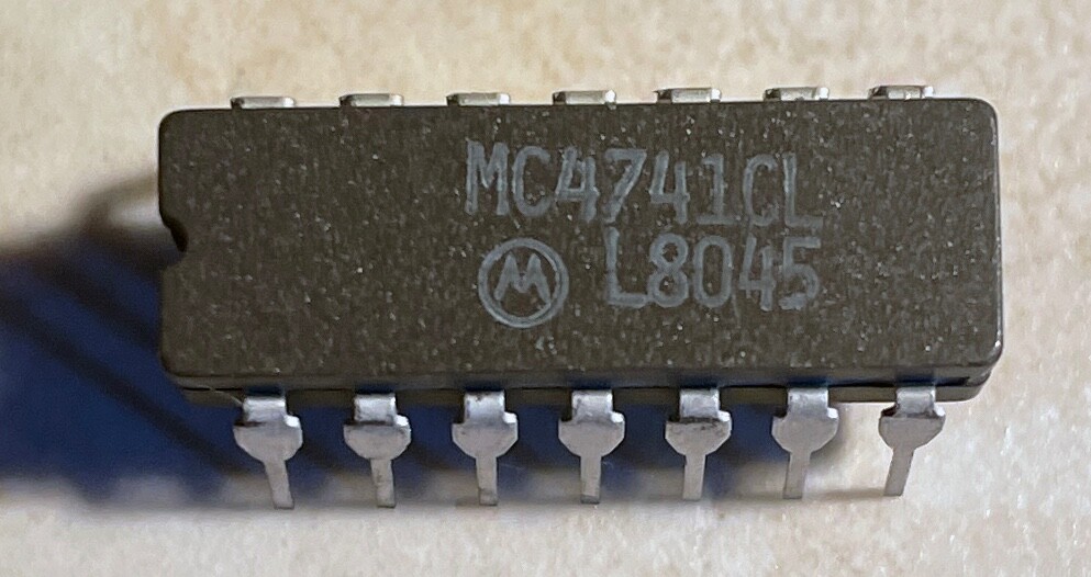 Motorola MC4741CL 4741 Differential Input Operational Amplifier - NOS