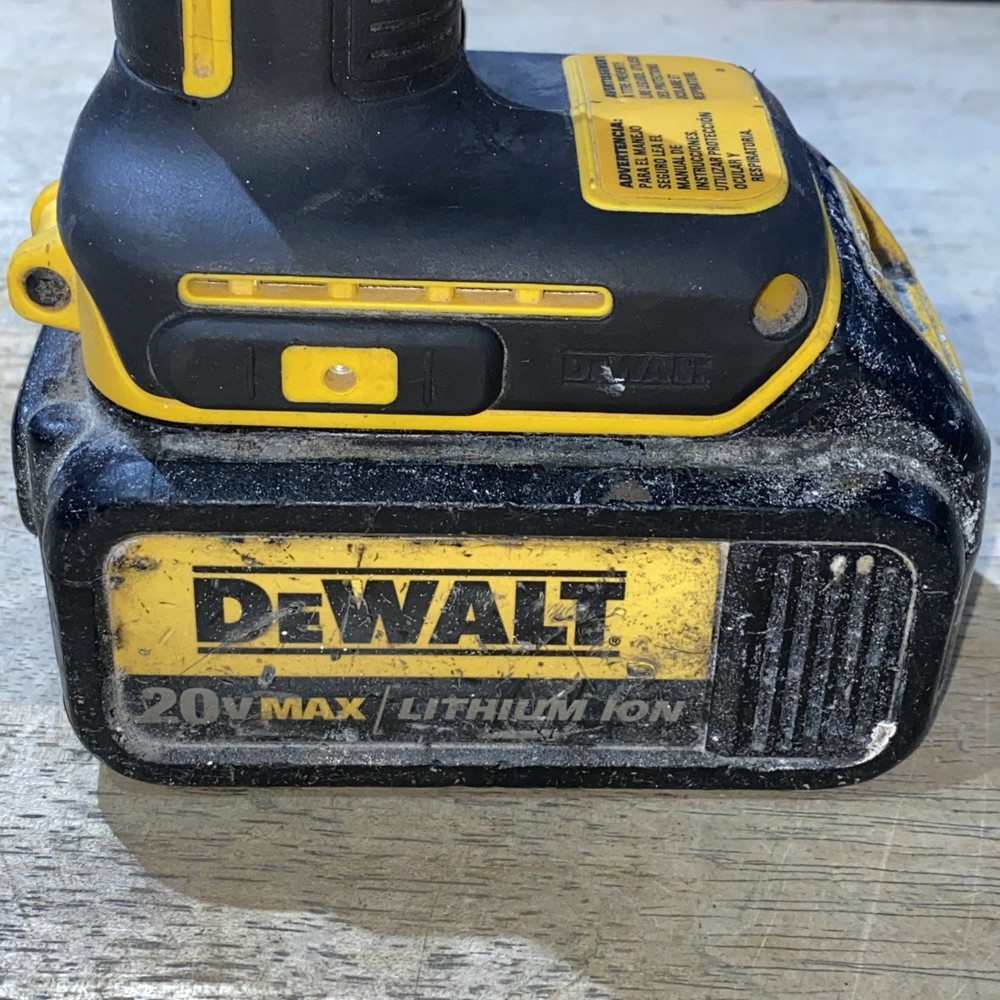 Dewalt Atomic 20V Max Brushless 1/4" Impact Driver Kit w/ Battery & Bits- DCF809