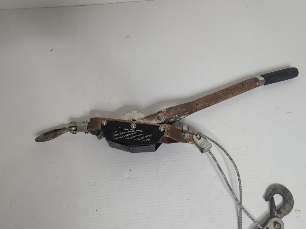 Mini Hand Puller Heavy Duty Winch Pull Hoist Come Along Cable 2 Hooks