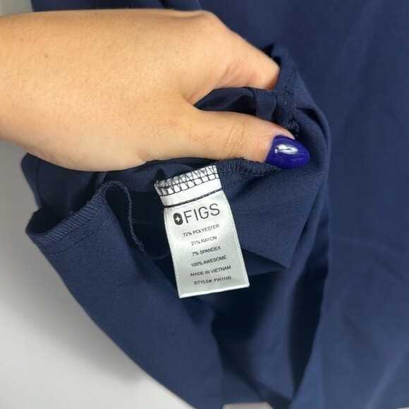 Figs Casma Three-Pocket Scrub Top Navy Blue Size Large