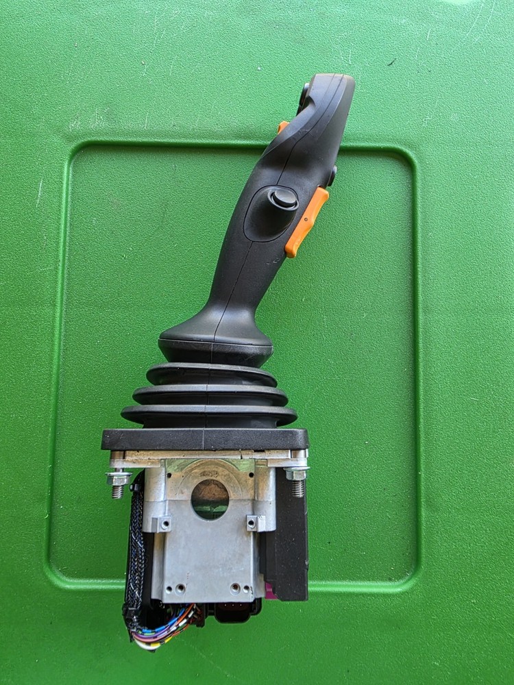 AT539205: Steering Joystick Electrohydraulic Controller