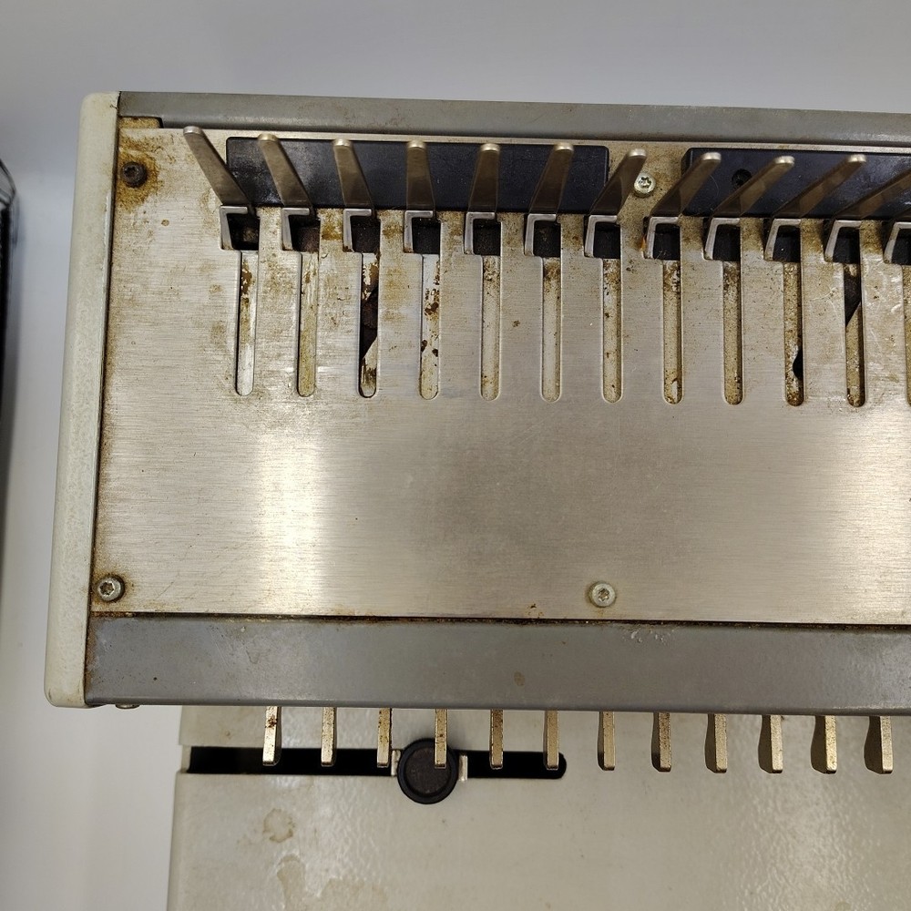 Ibico Manual Heavy Duty Metal Punch & Comb Binding Machine + Assorted Combs