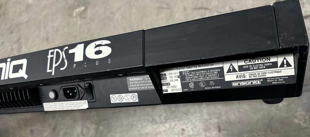 Ensoniq EPS-16 PLUS Sampling Keyboard 16 Bit Sampling 24 Bit Effects Black