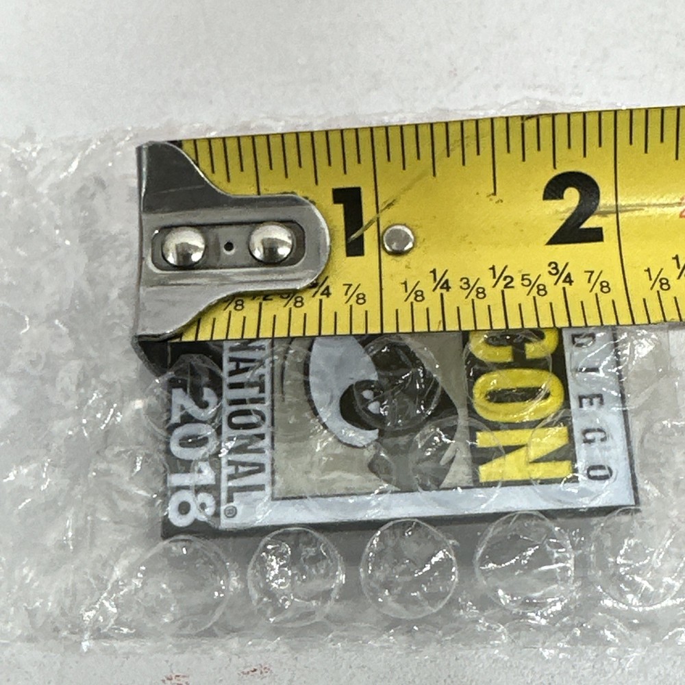 SAN DIEGO COMIC-CON 2018 ENAMEL PIN BOX & BOOK
