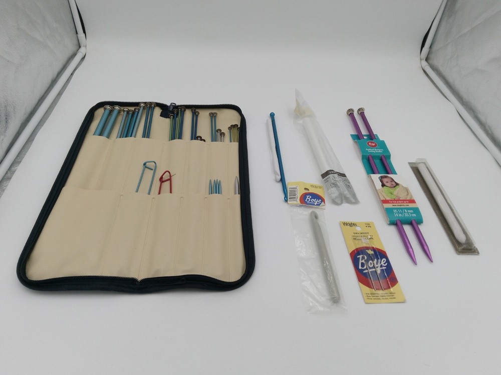 Boye Knitting Needles Set With Case And Accessories
