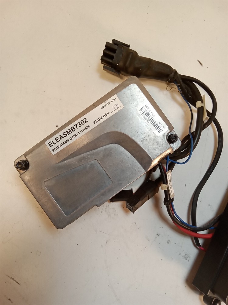 Pride GoGo Elite Traveller Scooter Controller With Battery Connection SC1