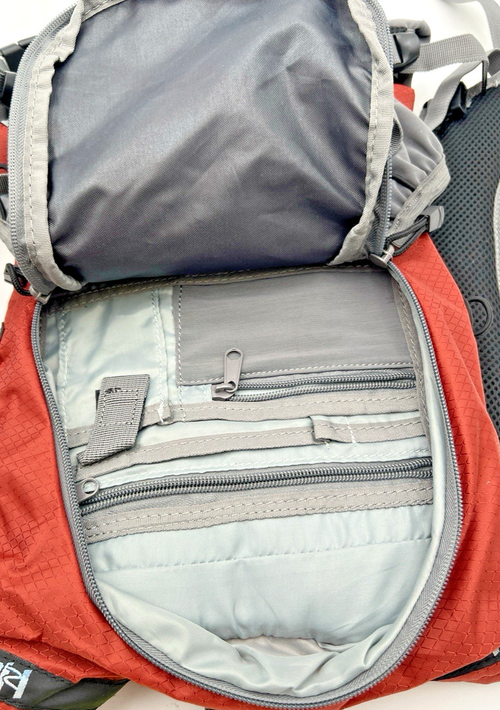 TOPI RIO HYDRATION PACK BACKPACK HIKING, CAMPING, ETC WITH BLADDER