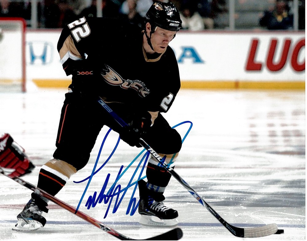 Signed #22 Todd Marchant Anaheim Ducks Autograph