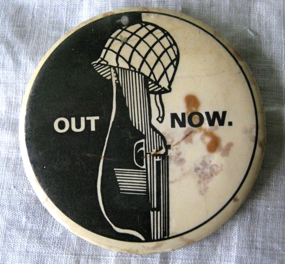VINTAGE VIETNAM WAR PEACE PROTEST PINBACK BUTTON COLLECTION