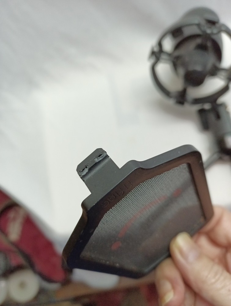 Fifine Gaming Microphone Untested Broken Screen