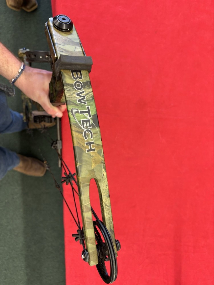 2005 Bowtech Extreme VFT| 25-30 DL| Cracked Bottom Limb