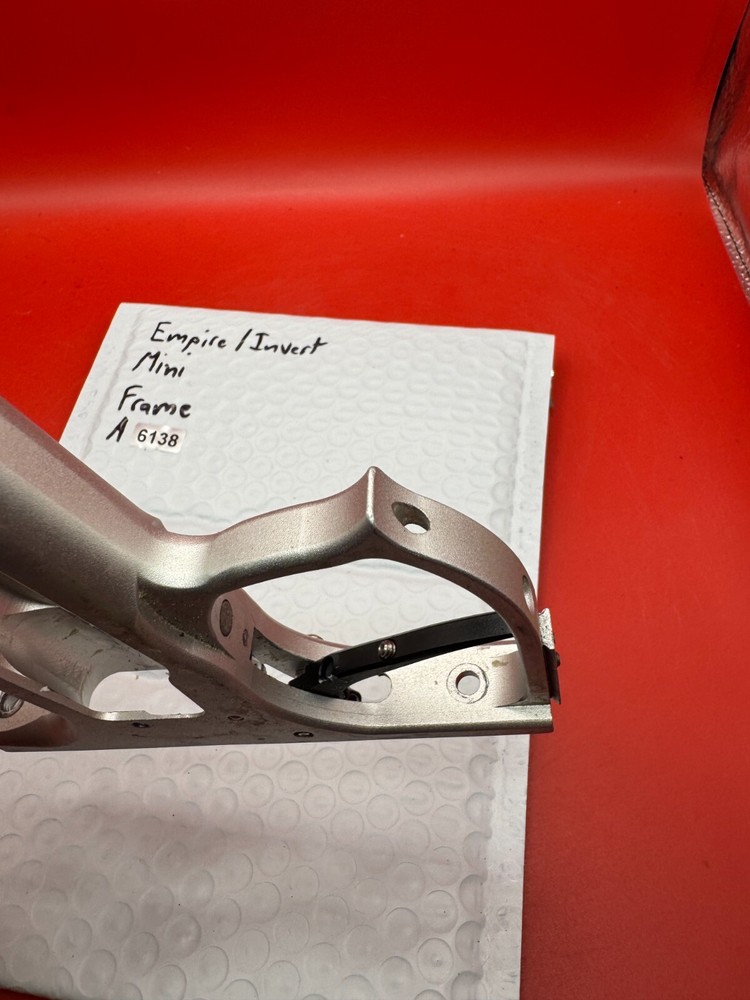 Empire / Invert Mini Frame