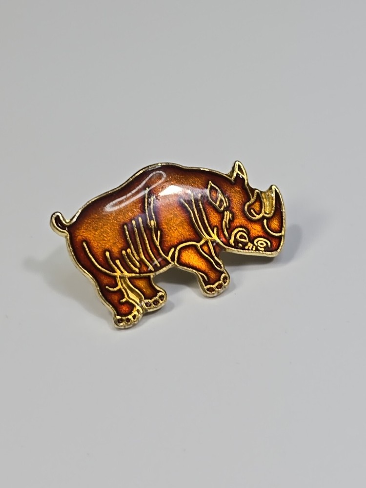 Rinosaraus Lapel Pin Brown Colors