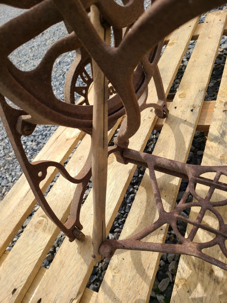 Antique Standard Cast Iron Legs Short Base Treadle Sewing Machine Table Base