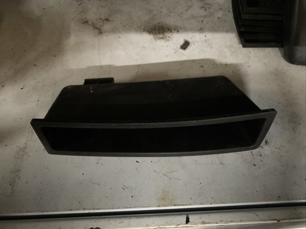 CHRYSLER 300C Crd Automatic Gear Shift Surround Side Rubber Tray 2005-07