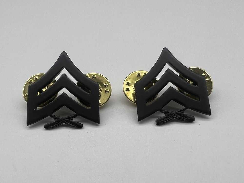 Sergeant E5 USMC black collar insignia chevrons NEW pin clutch
