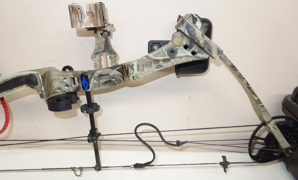 Bowtech Edge Hunting Bow Camo by Diamond Archery