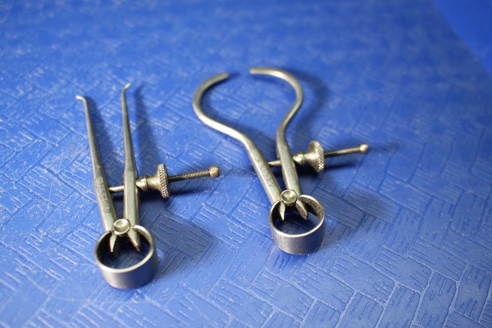 (2) Starrett Spring-Type Outside Inside Caliper 2" Solid Nut Round Leg ID OD 151