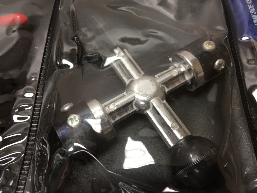 OTC Tools (OTC4639) Battery Terminal Service Kit missing cable cutter