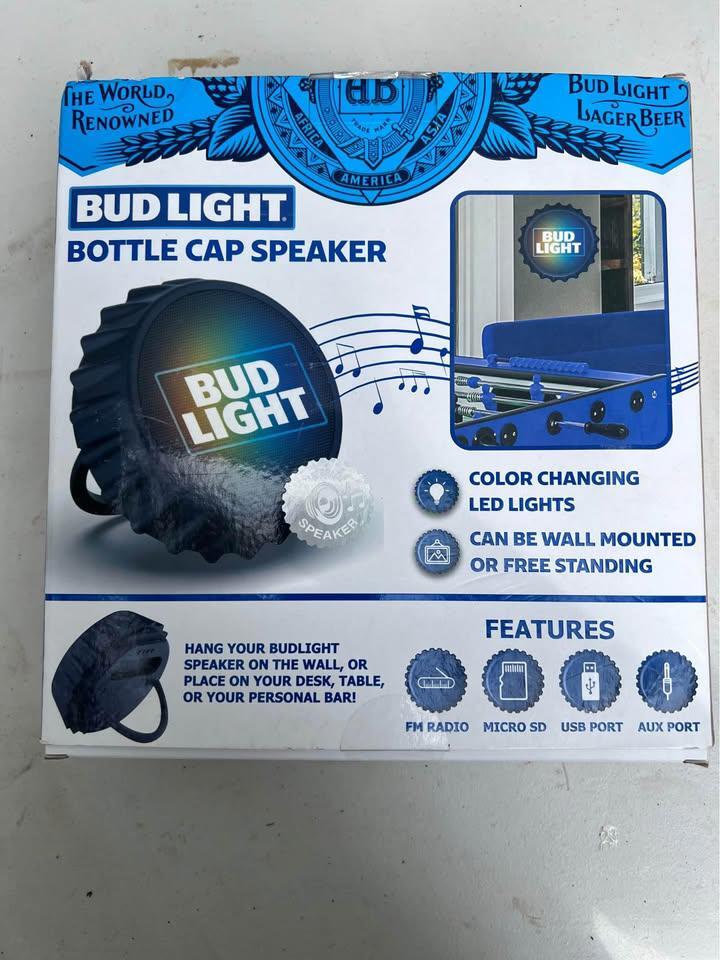 Bud Light Bottle Cap Bluetooth Color Changing LED Speaker NEW