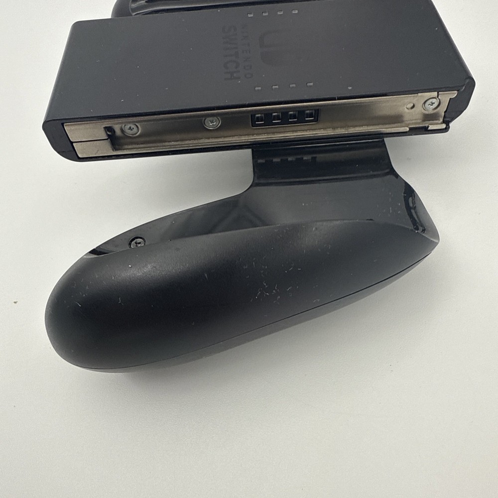 Nintendo Switch Accessories Bundle, Comfort Grip, Wrist Straps, May flash, Case