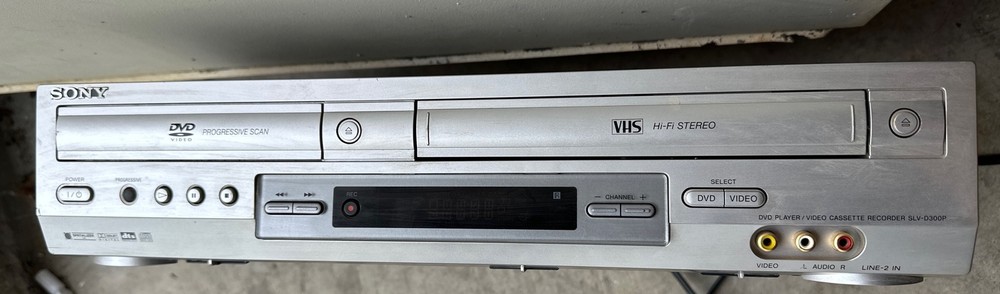 Sony DVD VCR Combo SLV-D300P DVD DOES NOT WORK