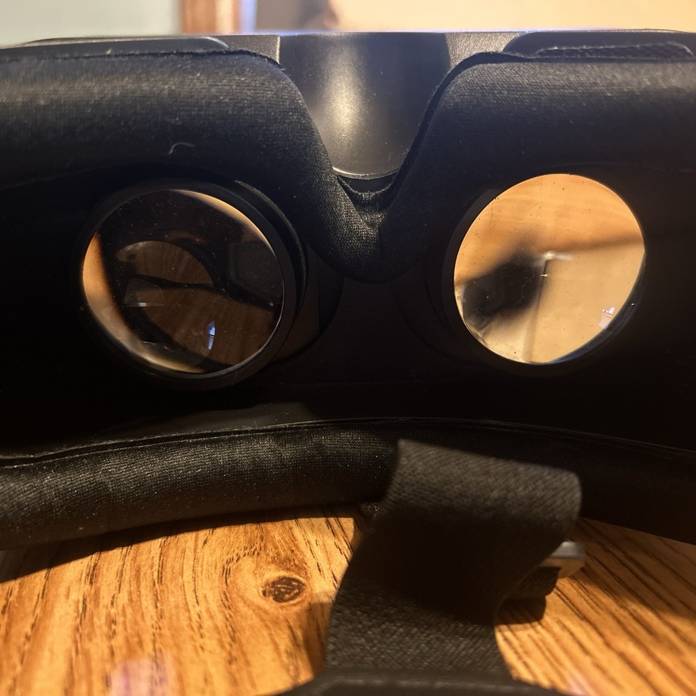 VR SHINECON Smartphone Virtual Reality Glasses Headset - - Barely Used