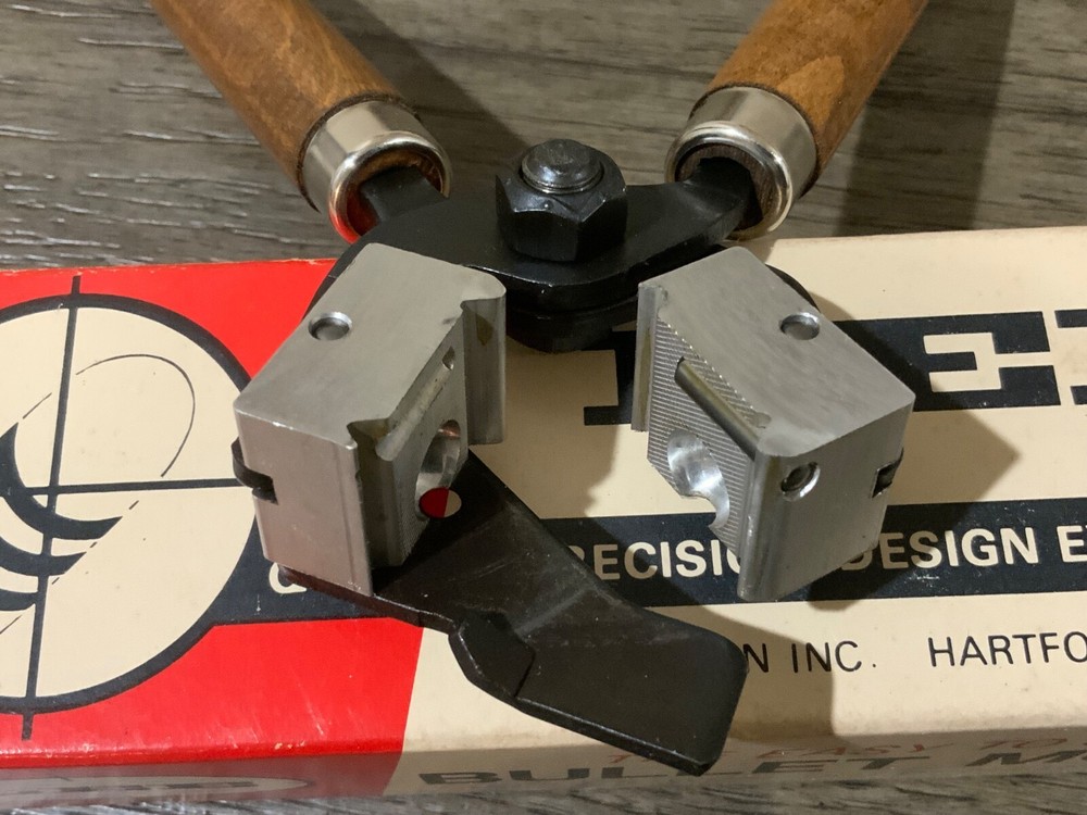 Lee Bullet Mold in Original Box