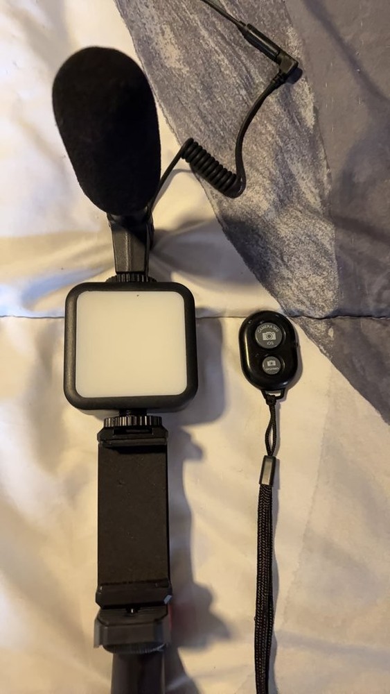 Handheld Video Recording Rig with Microphone and LED Light