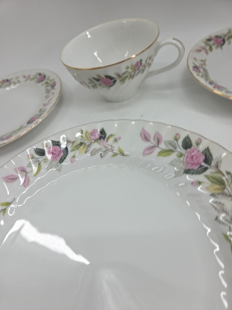 4 Piece Place Setting Island Rose Fine Translucent China Original Boxes