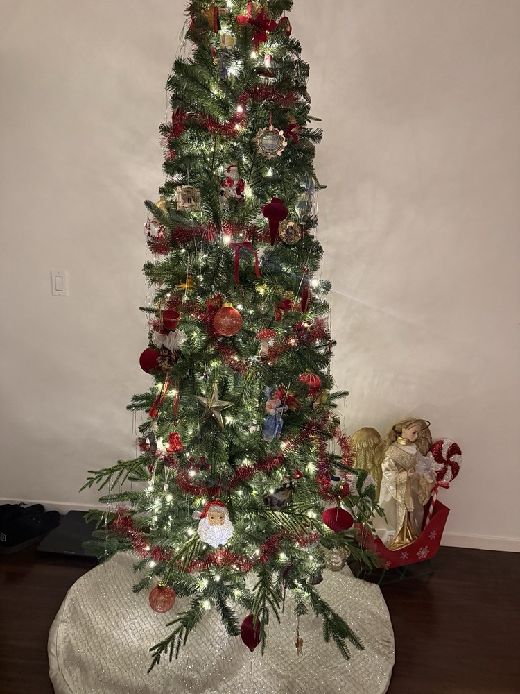 7’5 ft Pre-Lit Artificial Christmas Tree with LED Light Without Ornaments