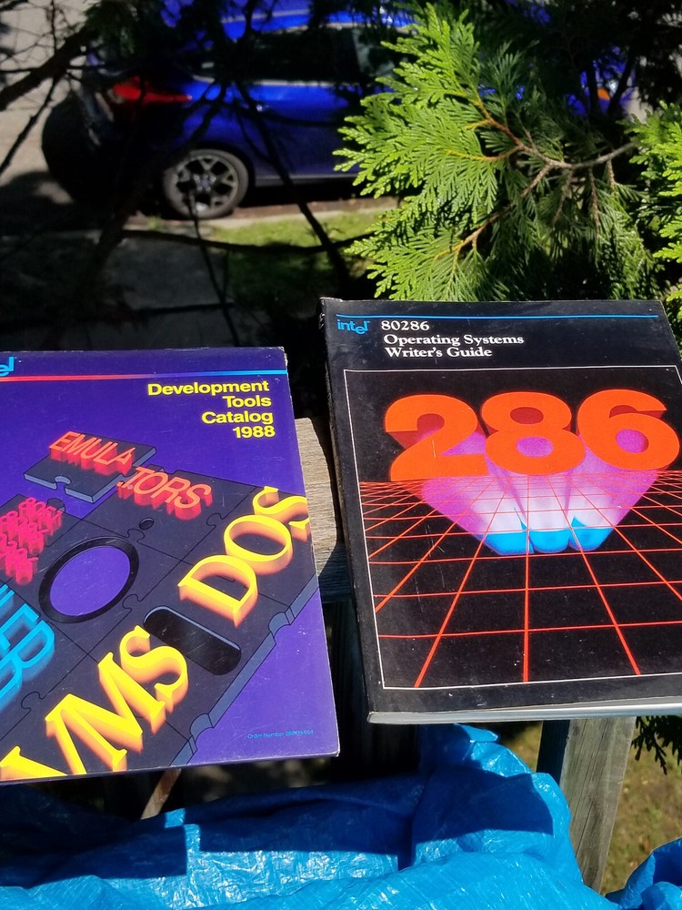 2 VINTAGE ELECTRONICS BOOKS 1986,'88 INTEL OPERATING SYSTEMS 80286 TOOLS CATALOG