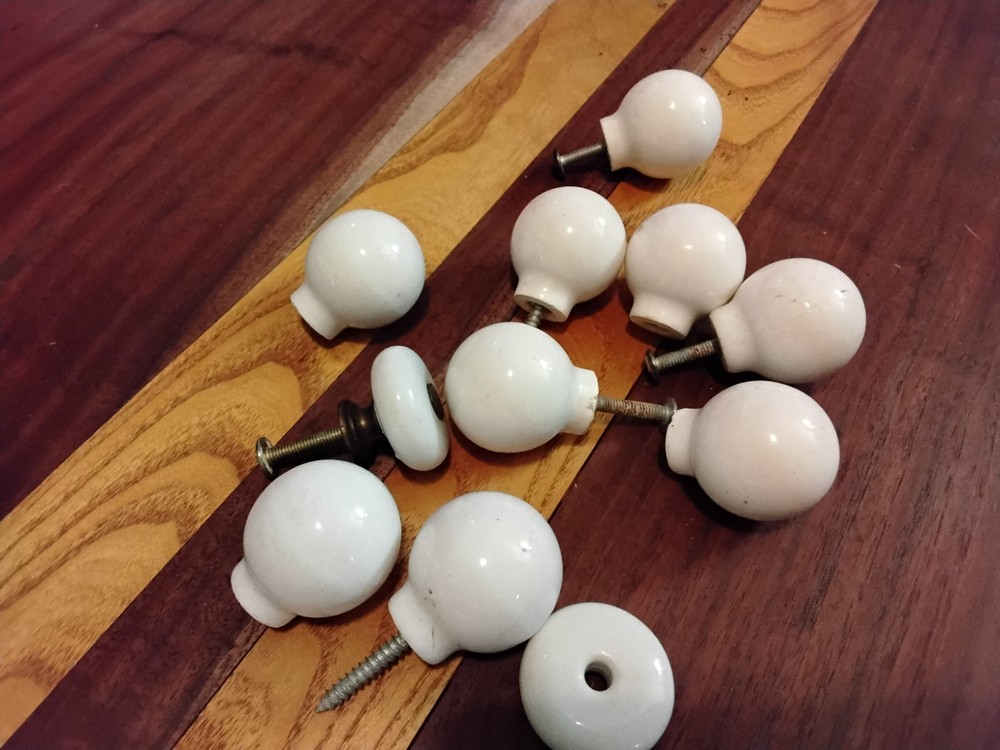 10 Random Set Of Wintage Porcelain Drawar Knobs