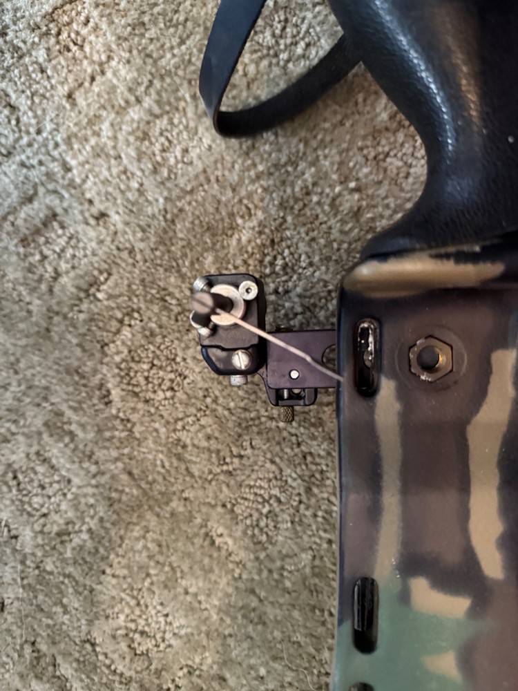 PSE LC 2000 Carbon Elite Compound bow 50-60lb with lighted site