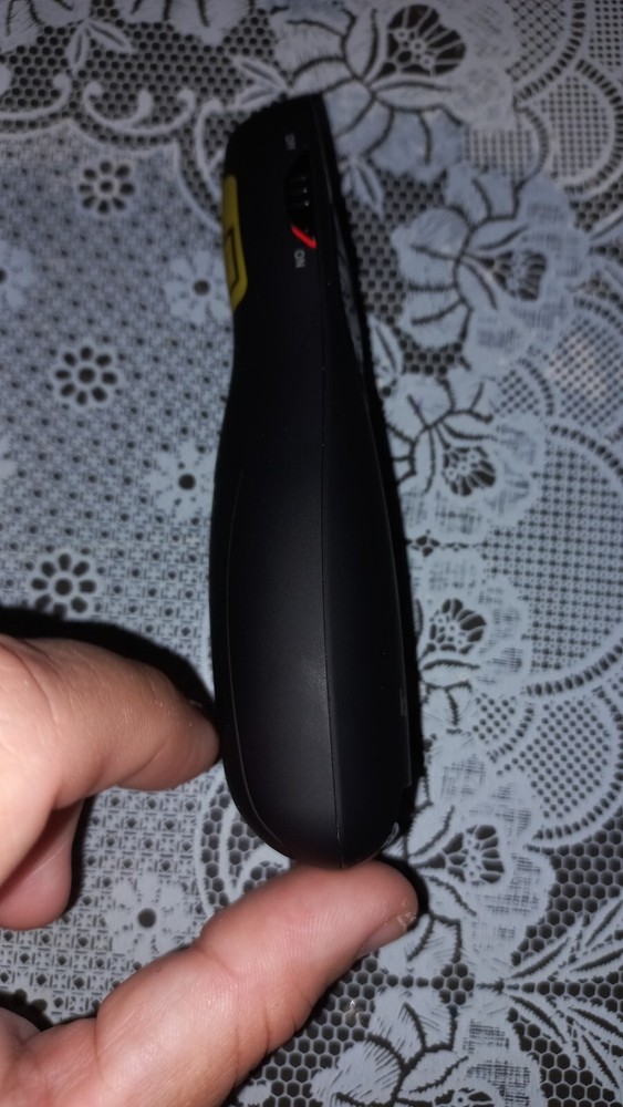 Logitech R400 Laser Presentation Remote - Black