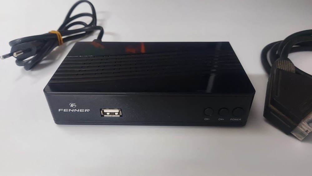Fenner Digital Terrestrial Decoder With Remote Control