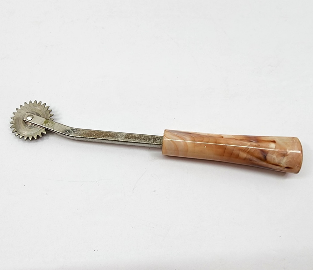 Vintage 60s Dritz Tracing Wheel Sewing Pattern Marker Marbled Bakelite Handle